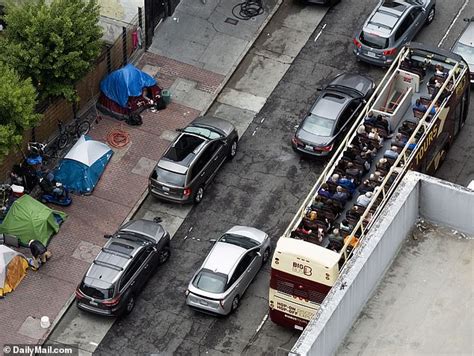 Tourists Workers And Shoppers Abandon San Francisco Leaving It To