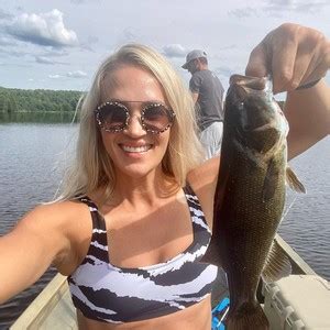 INSTA Carrie Underwood In A Bikini While Fishing Phun Org Forum
