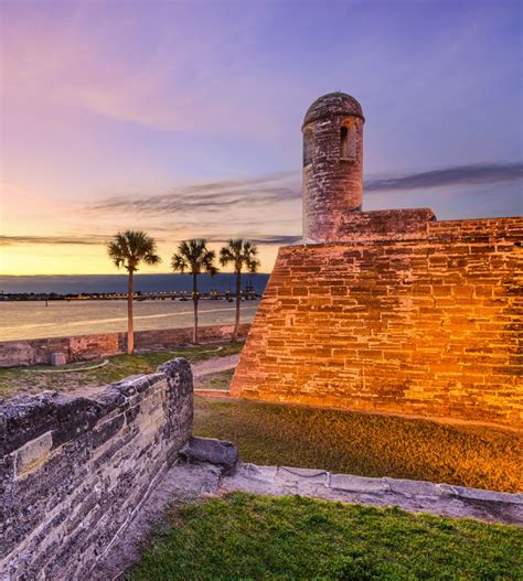 castillo travel  path