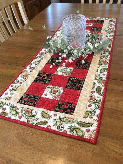 Quilted Christmas Table Runner Christmas Table Runner Etsy Artofit