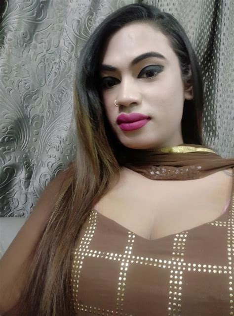 Riya Indian Transsexual Escort In New Delhi