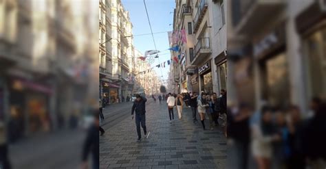 Beyoğlu İstiklal Caddesinde patlama meydana geldi Bölgeye çok sayıda