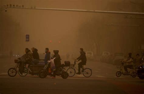 ¡imágenes Apocalípticas La Tormenta De Arena Más Grande En La Década