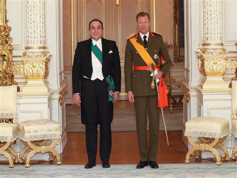 Su Alteza Real El Gran Duke De Luxemburgo Recibe Las Cartas