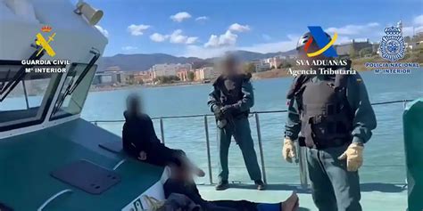 La Guardia Civil Detiene A Dos Polizones Que Transportaban Kilos De