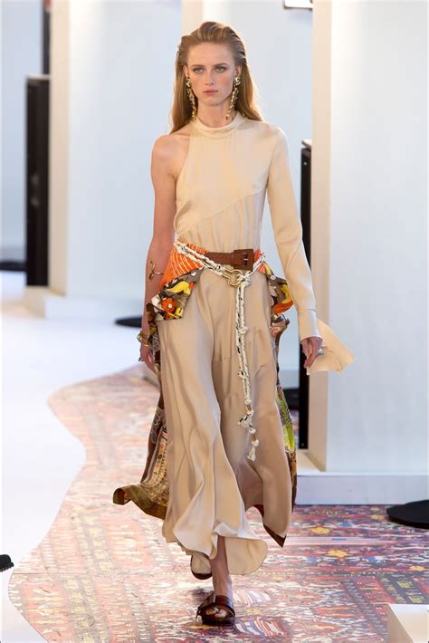 Sfilata Chloé Parigi Collezioni Primavera Estate 2019 Vogue