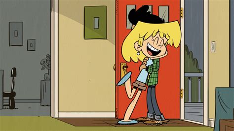 Image S1e07b Lori Hugs Bobby Png The Loud House Encyclopedia