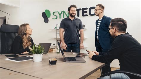 Holacratic management bridges the gap between the supplier and the client