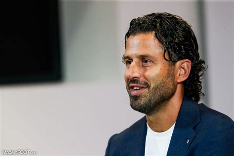 Olympico Om Ol Le Bus De L Olympique Lyonnais Attaqu Fabio Grosso