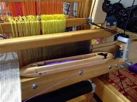 jacobs designs single fly shuttle stopping   flying