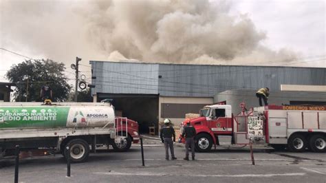 Fuego Consume Una F Brica De Tarimas En El Centro De Apodaca Abc Noticias