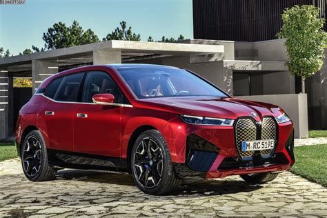 BMW IX Mit Sportpaket In Rot Mehr Fotos Vom Elektro SUV