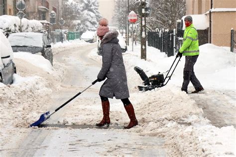 IMGW ostrzega Silny wiatr na północy kraju oraz oblodzenia na