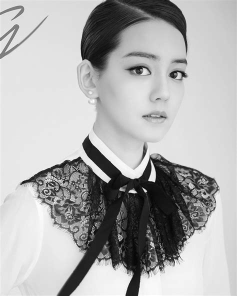 Hot Girl V N Xinh L I C N L Con Lai N A Th Ch U Sao N I