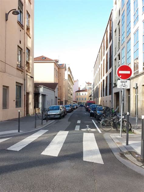 ملف Lyon 4e Rue Grataloup depuis la place Tabareau المعرفة