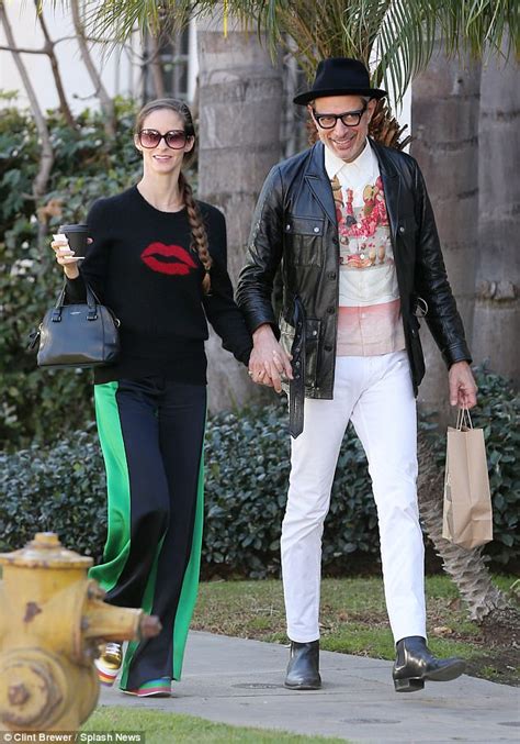 Jeff Goldblum Holds Hands With Wife Emilie In Los Angeles Daily Mail