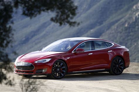 Um Tesla Model S Se Torna O Mais Recente ‘lança Chamas Da Marca