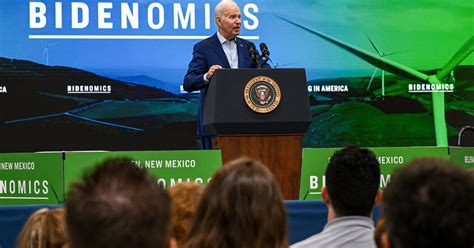 Fact Checking Bidens And Trumps Claims About The Economy The New