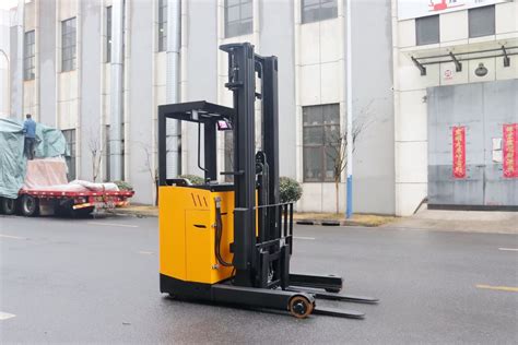 Seating Type Ton Electric Reach Truck With High Lifting M Warehouse