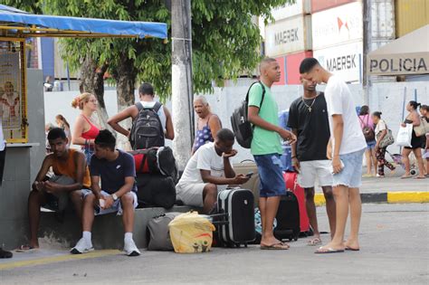 Acabou o milho, acabou a pipoca! Tempo de espera no ferry é de até 3h