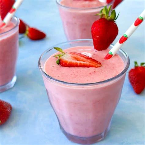 Strawberry Banana Smoothie Recipe Easy And Delicious Seasons In The