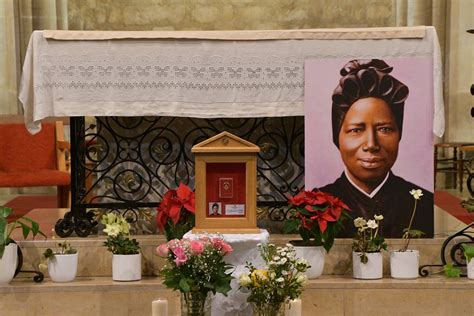 Soir Es Sainte Jos Phine Bakhita Dans Glises Parisiennes E Et E