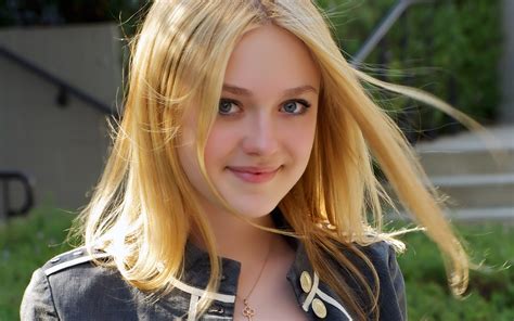 Dakota Fanning 5 Wallpapers Hd Wallpapers Id 9353