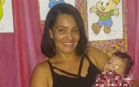 Preso Ap S Mulher Ser Achada Morta A Facadas Travesseiro No Rosto