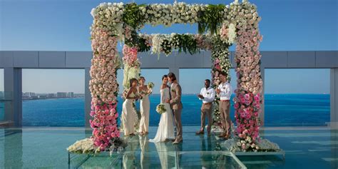 Xhale Rooftop wedding venue in Breathless Cancún Soul Resort Spa Mexico