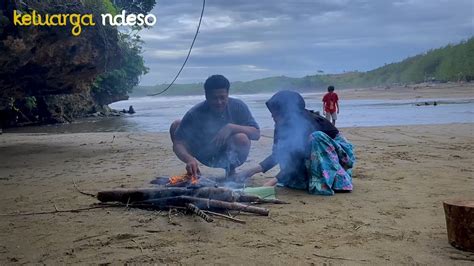 Bakar Ikan Di Tepi Pantai Bersama Keluarga Seru Dan Bahagia Banget