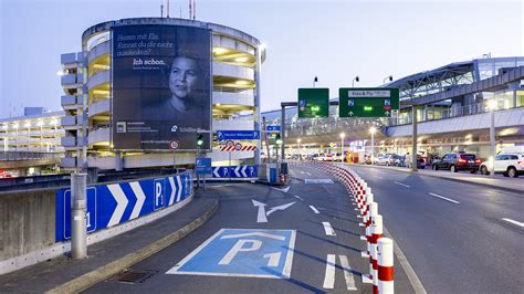 Parkhaus P1 am Flughafen Düsseldorf