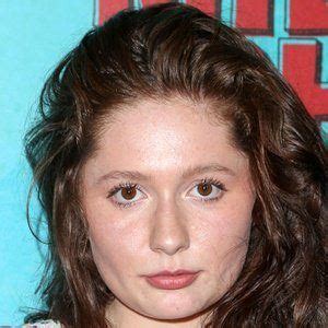 Emma Kenney - Age, Family, Bio | Famous Birthdays