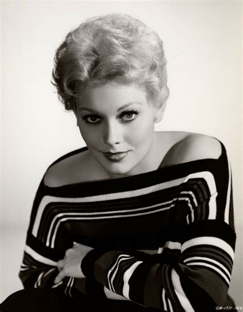 Pin On Folks Kim Novak Classic Hollywood Glamour Classic Hollywood