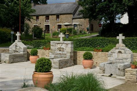 Morbihan Pourquoi Saint Malo Des Trois Fontaines Se Nomme T Elle Ainsi