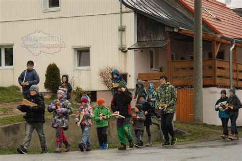 Rattling kids replacing the sounds of bells that flew to Rome for
