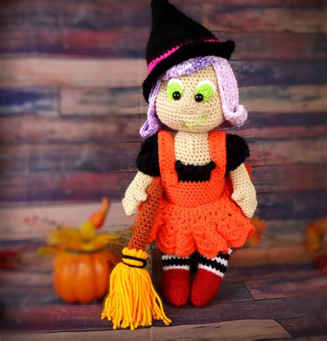 Witch Doll Amigurumi - Free Halloween Crochet Pattern - StringyDingDing