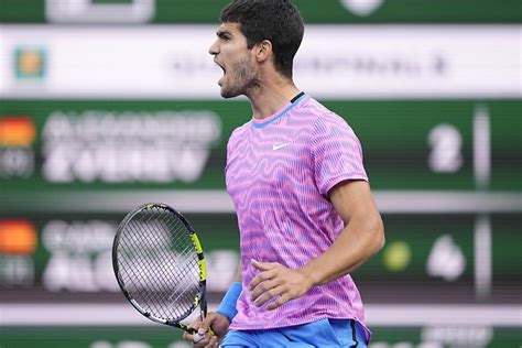 Carlos Alcaraz Bat Alexander Zverev Et Les Abeilles