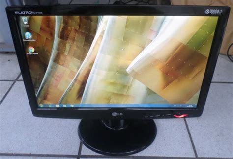 Monitor Lcd Lg Flatron W C Pf Funcionando Cabos Mercadolivre