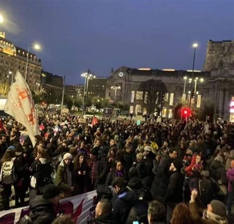 Lotto Marzo Il Corteo Non Una Di Meno A Milano