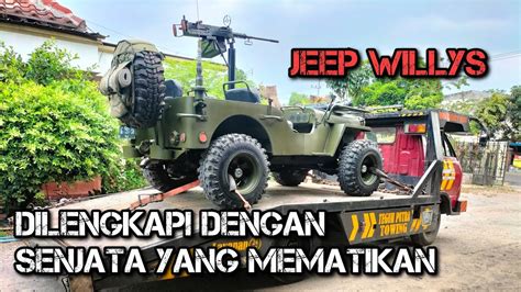 Terlihat Senjata Asli Peninggalan Perang Dunia Kedua Menempel Di Jeep