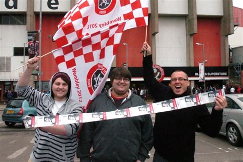 22 old pictures of Sheffield United fans queueing for big match tickets as Harrogate details ...