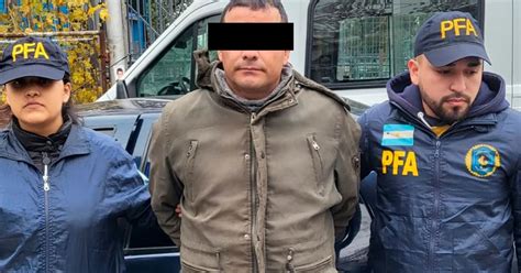 Le Dijo A Su Ex Que Le Iba A Dar Un Regalo De Navidad La Violó Intentó Matarla Escapó Y Lo