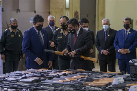 Sucamec Entrega Armas Y Municiones A La PNP El Chino