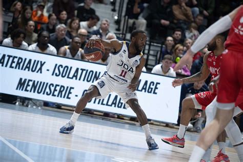 Dijon Et David Holston Rassur S Bebasket