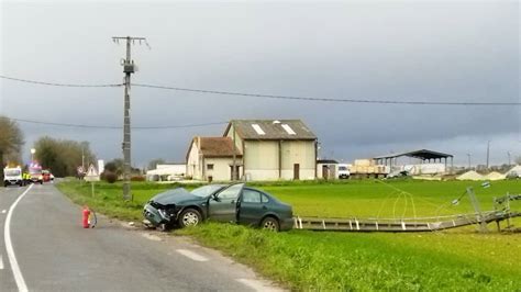 Sud Deux Sèvres l automobiliste percute un poteau électrique il est