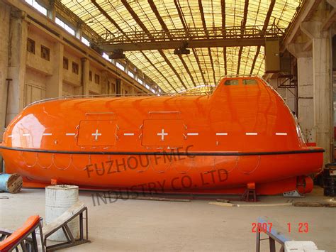 Solas Approval Persons Totally Enclosed Lifeboat With Abs Bv Ccs