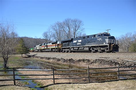 NS 211 with NS 1074 & 4005 Trailing – B-Line Railfan