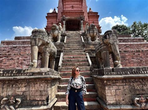 Tmkoc Munmun Dutta Nepal Vacation Pashupatinath Temple Photos बबिता जी ने किए पशुपतिनाथ के