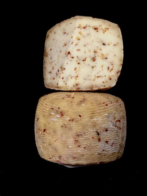 Pecorino Al Peperoncino Azienda Agraria La Valle