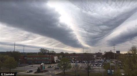 Under The Sea Hypnotic Video Of Undulatus Asperatus Cloud Formation